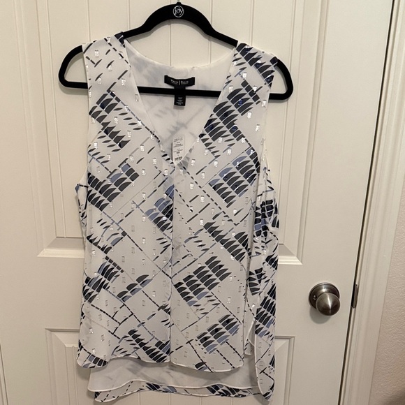 White House Black Market Tops - White House Black Market Geometric Sleeveless Blouse - Navy and White Size Large